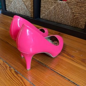 Hot pink Madden pumps size 9